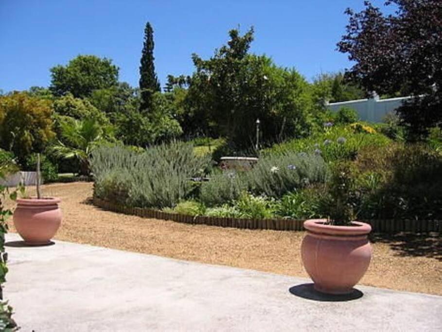 Tolbos Garden - Somerset West